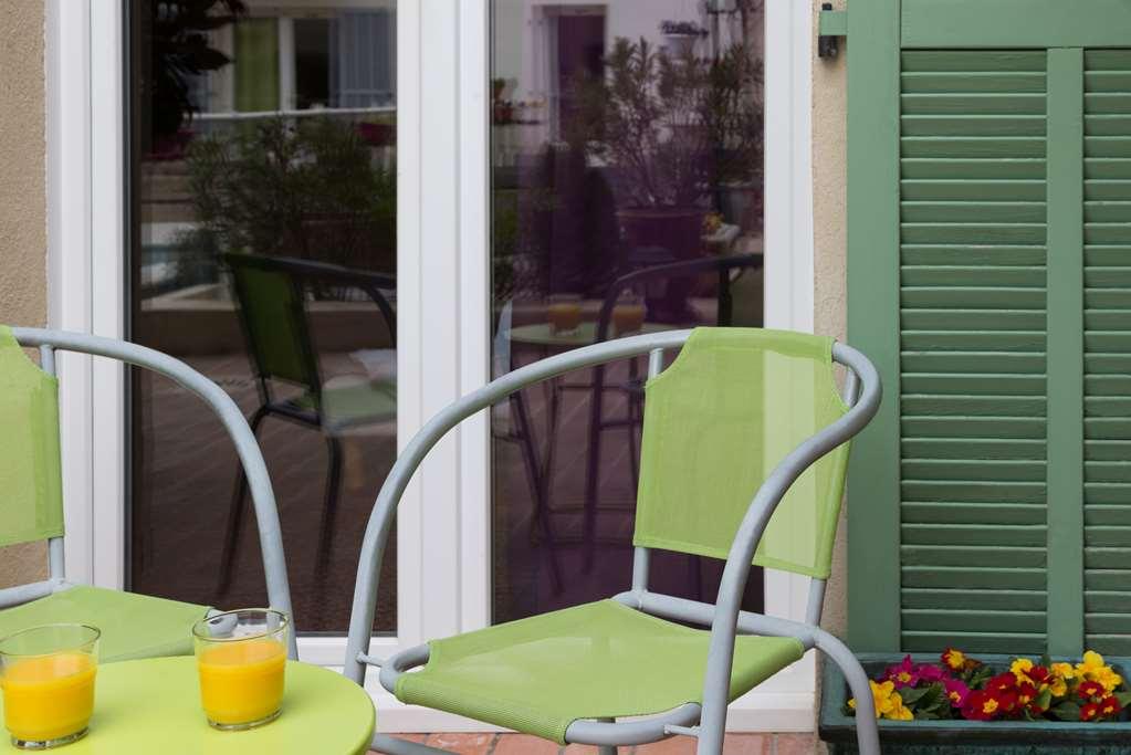 The Originals City, Hotel Le Village Provencal, Aix-En-Provence Nord Pertuis Exterior foto