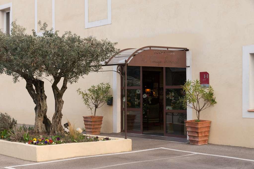 The Originals City, Hotel Le Village Provencal, Aix-En-Provence Nord Pertuis Exterior foto