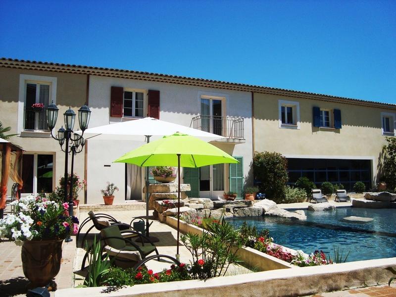 The Originals City, Hotel Le Village Provencal, Aix-En-Provence Nord Pertuis Exterior foto