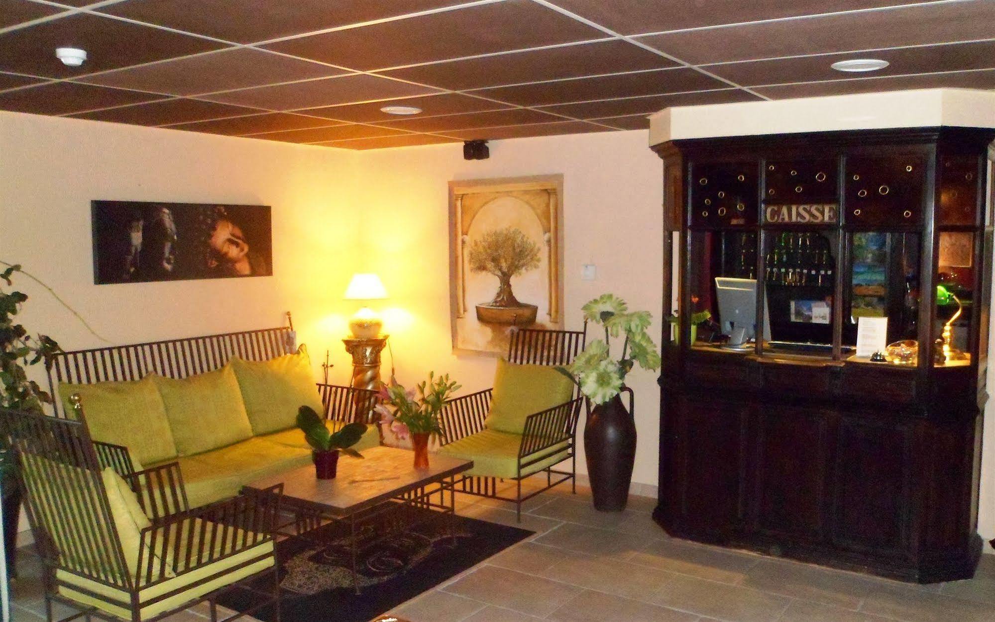 The Originals City, Hotel Le Village Provencal, Aix-En-Provence Nord Pertuis Exterior foto